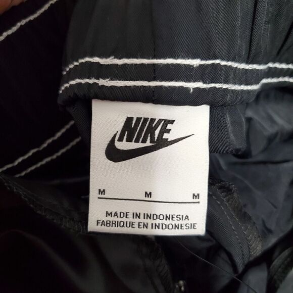 Nike Womens Sz Medium High Rise Shorts Loose Fit  Logo Black DM6752 010 NWT - Picture 7 of 9